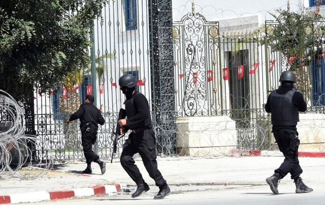 tunisie-bardo-police_0