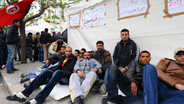 Unemployed people and miners of Oum Lara