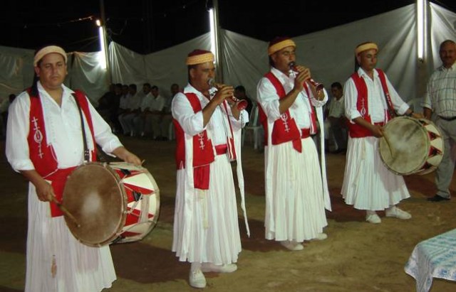 Troupe_folklorique_2